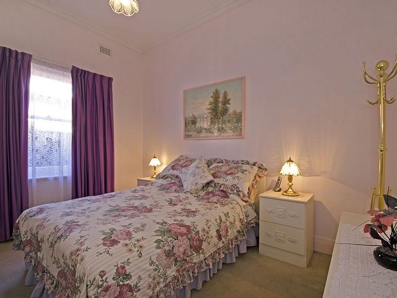 16 Ledger Road, Woodville South SA 5011