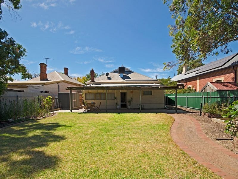 11 Roberts Street, Birkenhead SA 5015