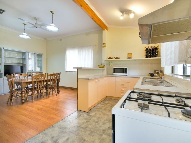 11 Kelmscott Street, Rosewater SA 5013