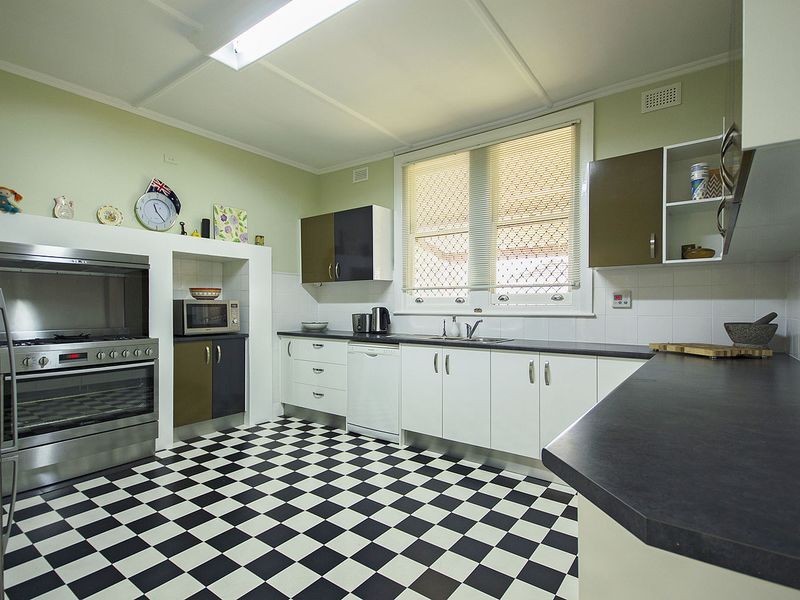 14 Third Avenue, Cheltenham SA 5014