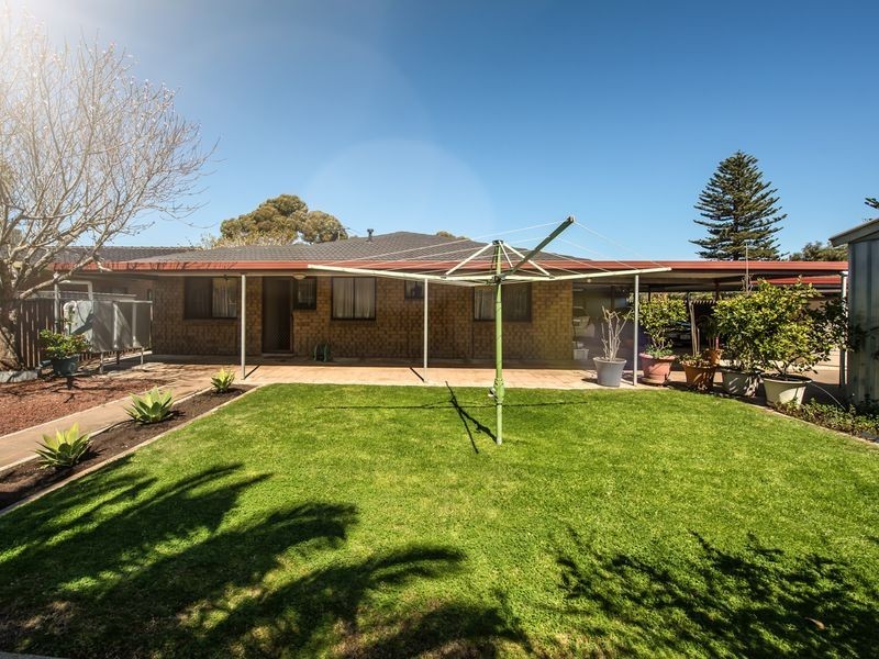 1 Chusan Court, North Haven SA 5018