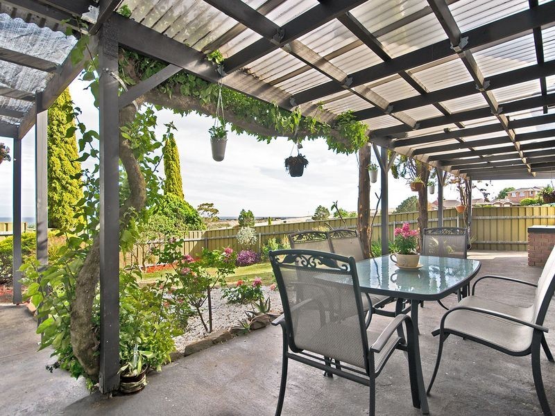 12 Farming Crescent, Hallett Cove SA 5158