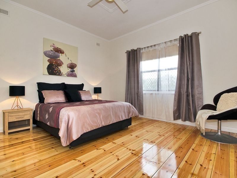 11 Fairweather Avenue, Woodville South SA 5011