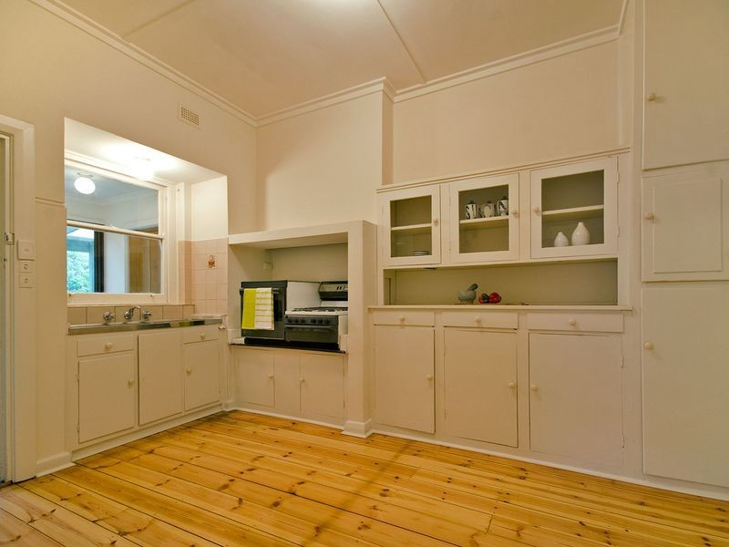 11 Fairweather Avenue, Woodville South SA 5011