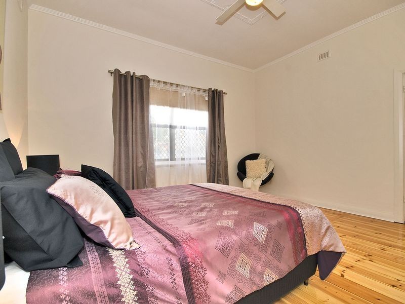 11 Fairweather Avenue, Woodville South SA 5011