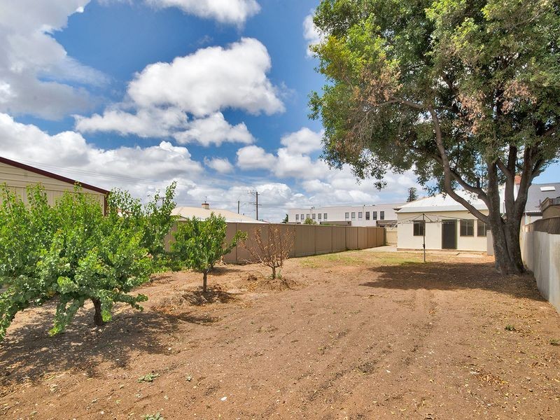 2 Woodmore Street, Woodville North SA 5012
