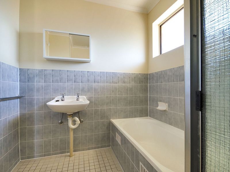 16 Myhill Crescent, Queenstown SA 5014