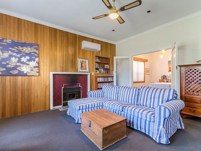 2 Fourth Avenue, Seaton SA 5023