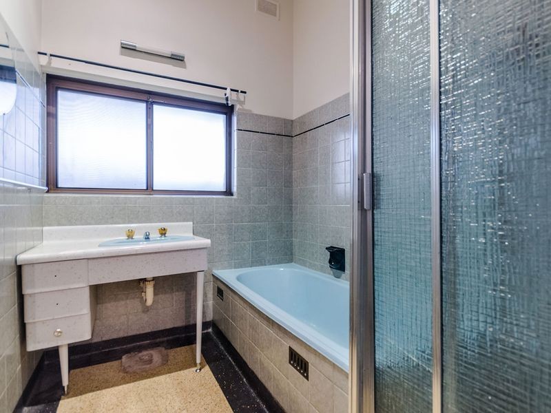 2 Fourth Avenue, Seaton SA 5023