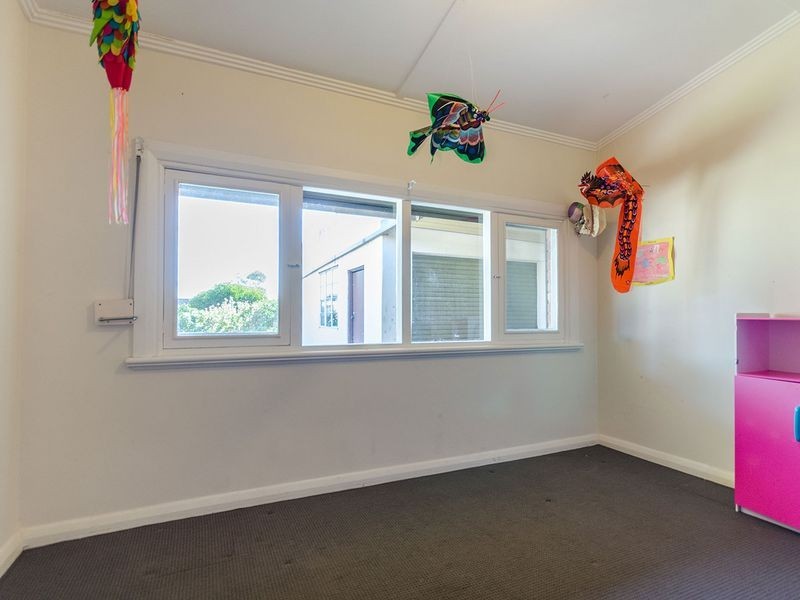 2 Fourth Avenue, Seaton SA 5023