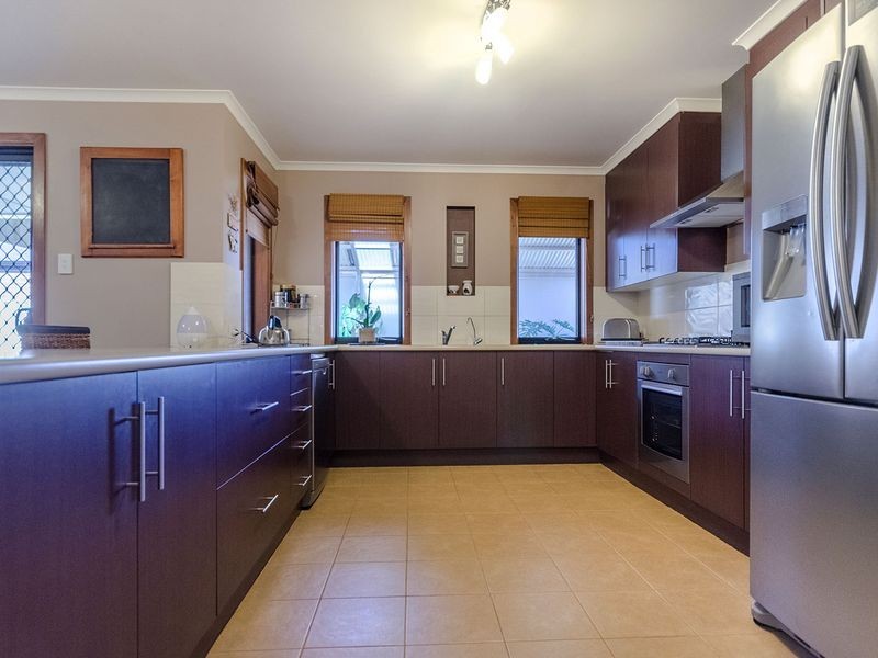 4 Oaks Court, Parafield Gardens SA 5107