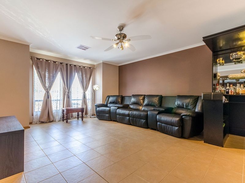 4 Oaks Court, Parafield Gardens SA 5107