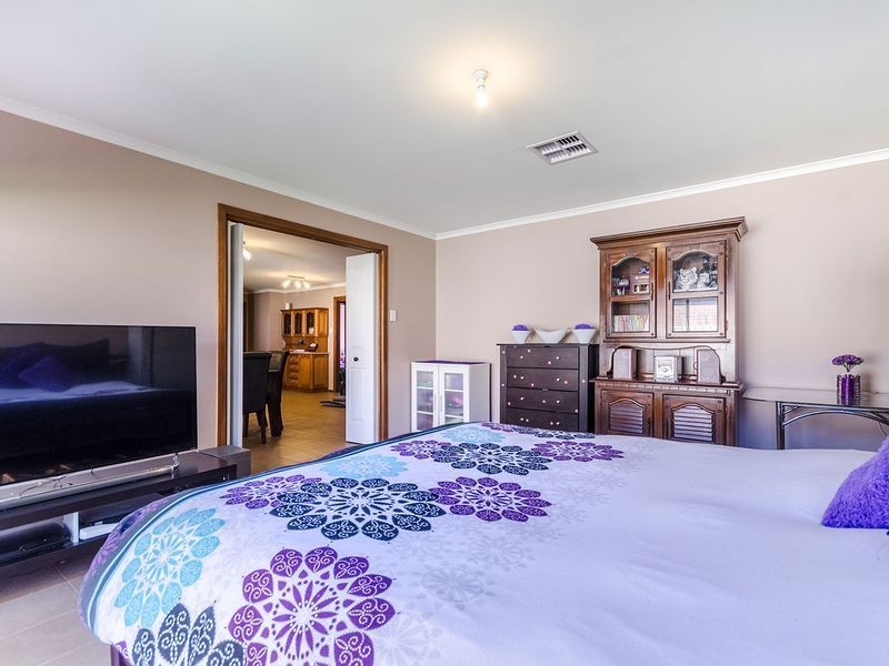 4 Oaks Court, Parafield Gardens SA 5107