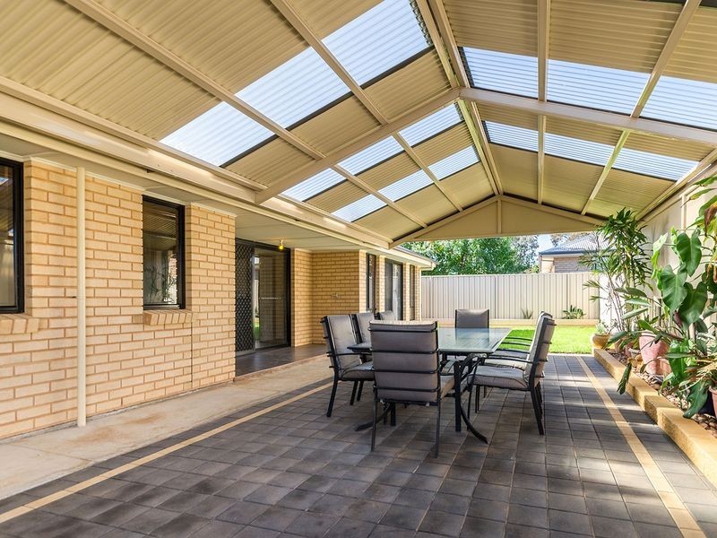 4 Oaks Court, Parafield Gardens SA 5107