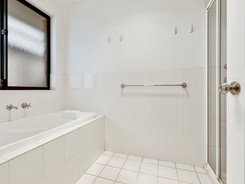 5 Hamley Crescent, Mansfield Park SA 5012