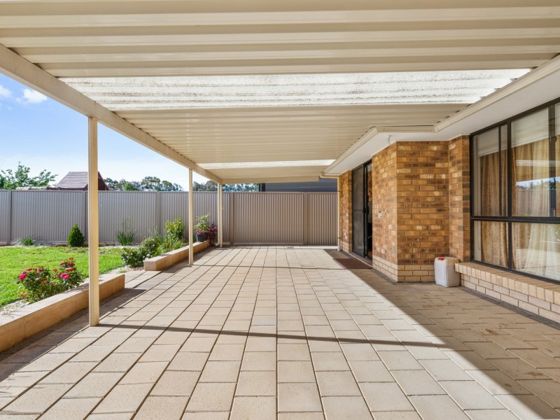 5 Hamley Crescent, Mansfield Park SA 5012