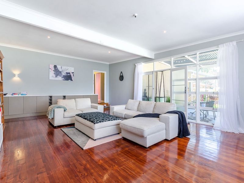 8 Leane Avenue, Ridgehaven SA 5097