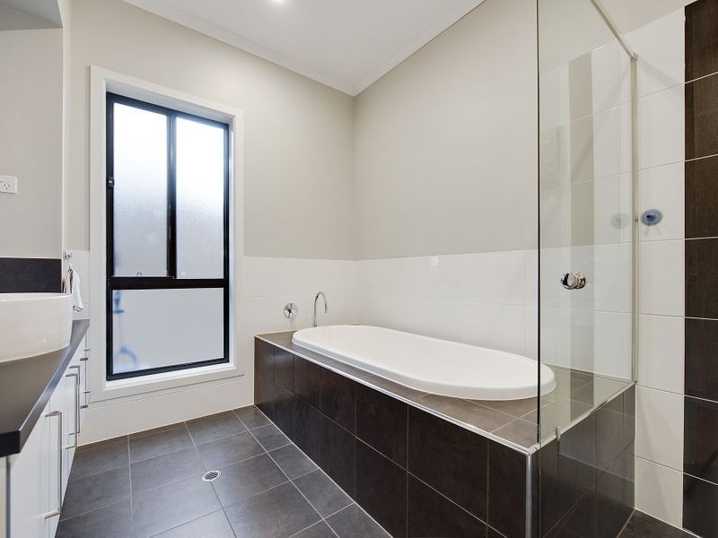 12 Malcolm Avenue, Holden Hill SA 5088