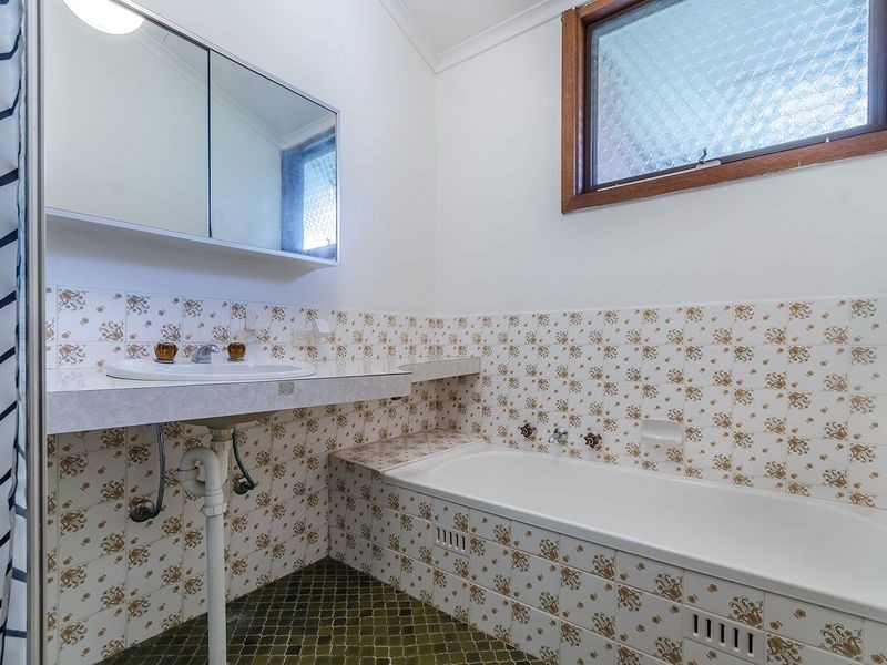 4 Lisa Place, Grange SA 5022