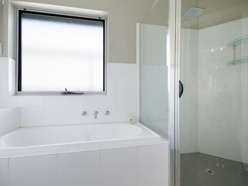 2 Burleigh Avenue, Pennington SA 5013