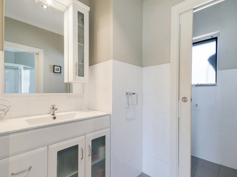 2 Burleigh Avenue, Pennington SA 5013