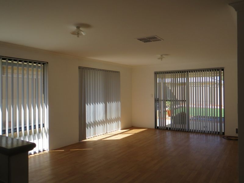 12 Edsell Entrance, Brookdale WA 6112