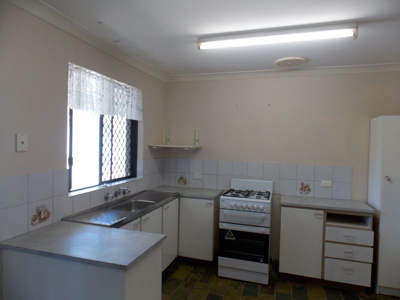 7 Quickly Crescent, Hamilton Hill WA 6163