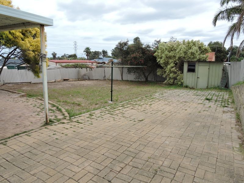 7 Quickly Crescent, Hamilton Hill WA 6163