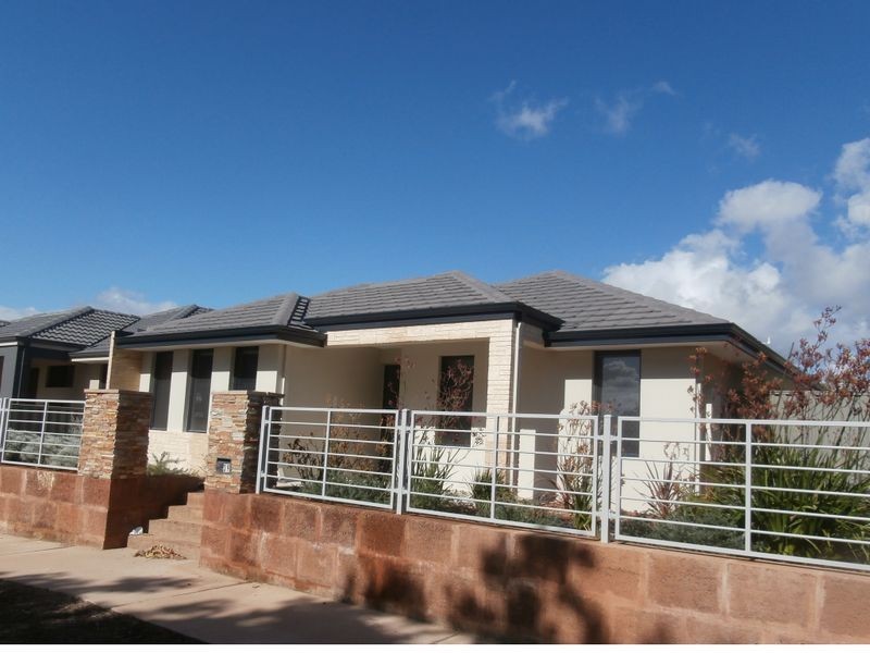 39 McLachlan Turn, Byford WA 6122