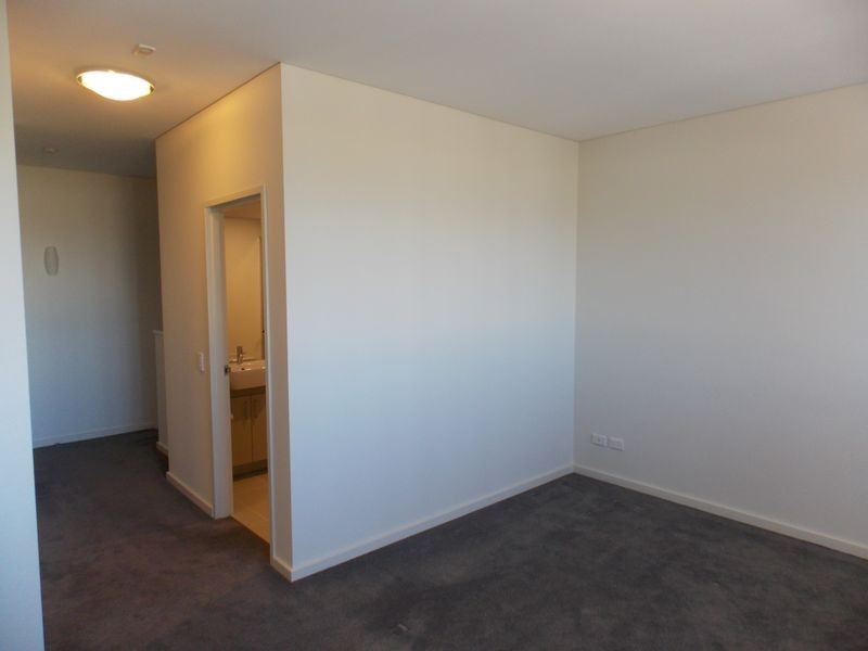 74/16 Midgegooroo Avenue, Cockburn Central WA 6164