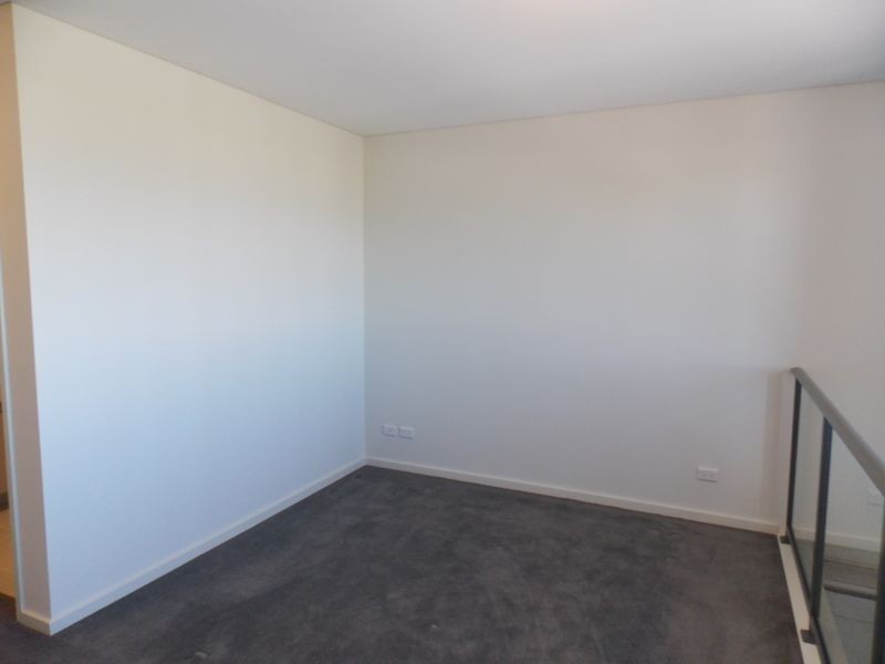 74/16 Midgegooroo Avenue, Cockburn Central WA 6164