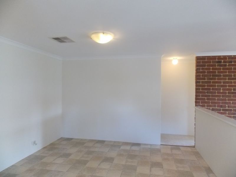 34 Reveley Close, Seville Grove WA 6112