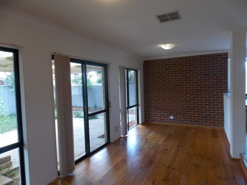 34 Reveley Close, Seville Grove WA 6112