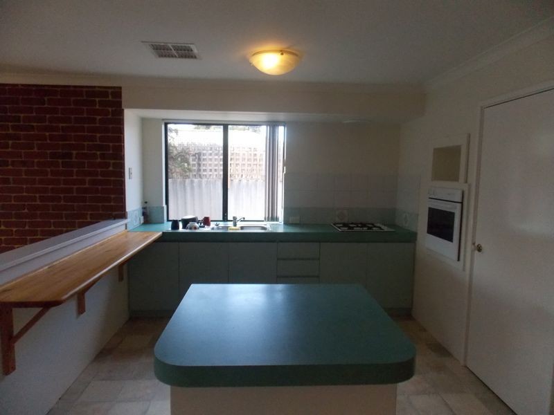 34 Reveley Close, Seville Grove WA 6112