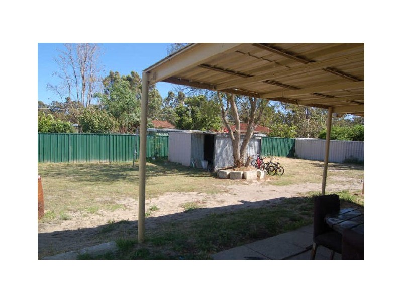 23 Grafham Road, Brookdale WA 6112