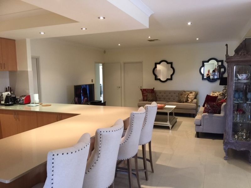 6 Mohan Loop, Hammond Park WA 6164