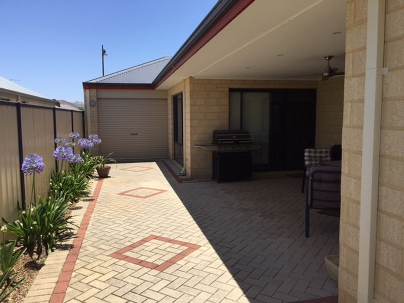 6 Mohan Loop, Hammond Park WA 6164