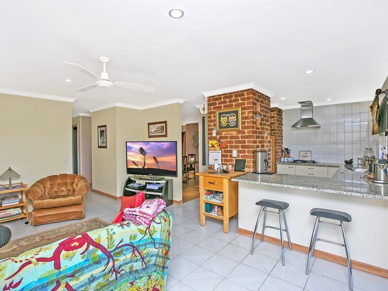 22 Derry Avenue, Mount Nasura WA 6112