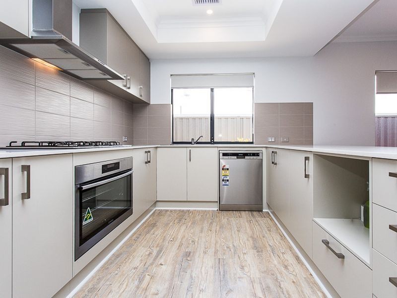 163 Honeywood Drive, Wandi WA 6167