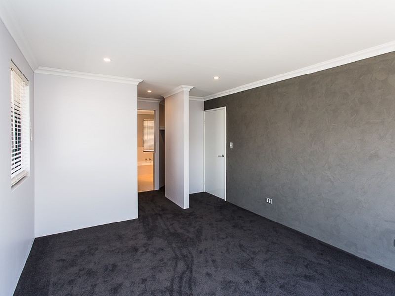 163 Honeywood Drive, Wandi WA 6167