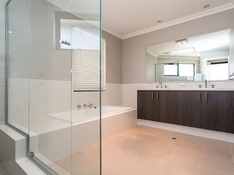163 Honeywood Drive, Wandi WA 6167