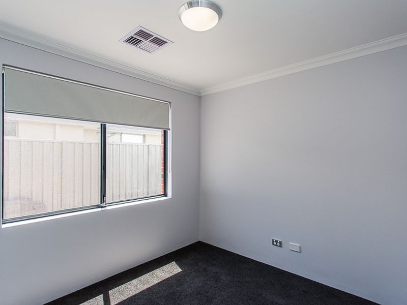 163 Honeywood Drive, Wandi WA 6167