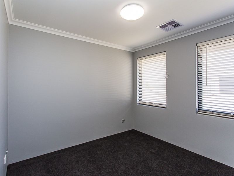 163 Honeywood Drive, Wandi WA 6167