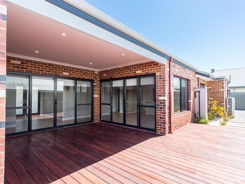 163 Honeywood Drive, Wandi WA 6167