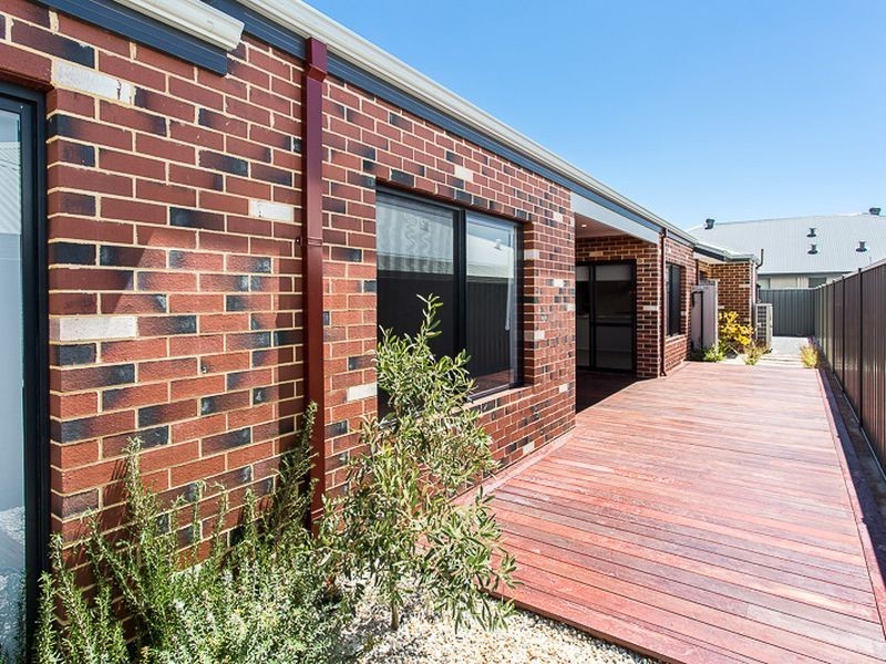 163 Honeywood Drive, Wandi WA 6167