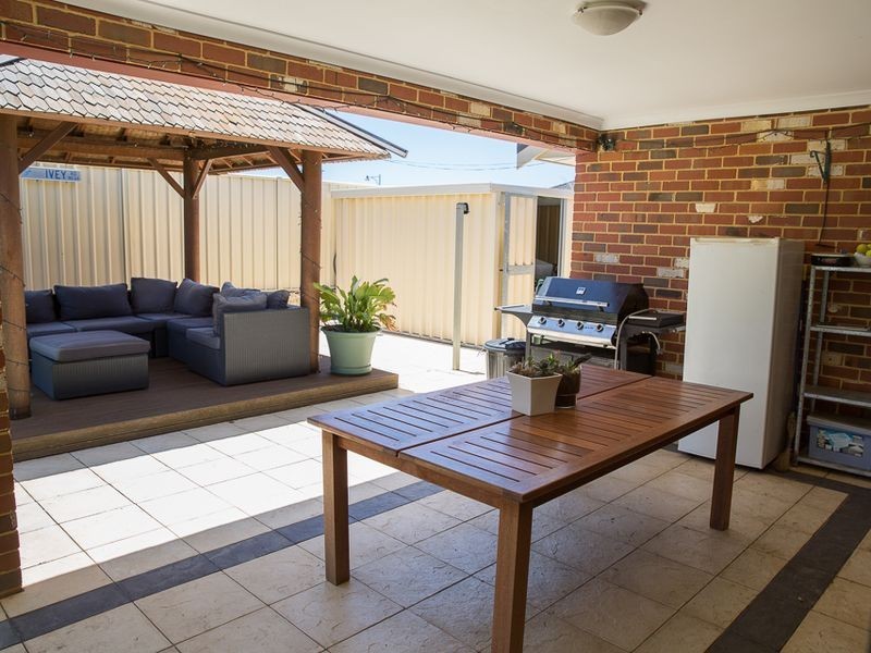 40 Jackadder Avenue, Hammond Park WA 6164
