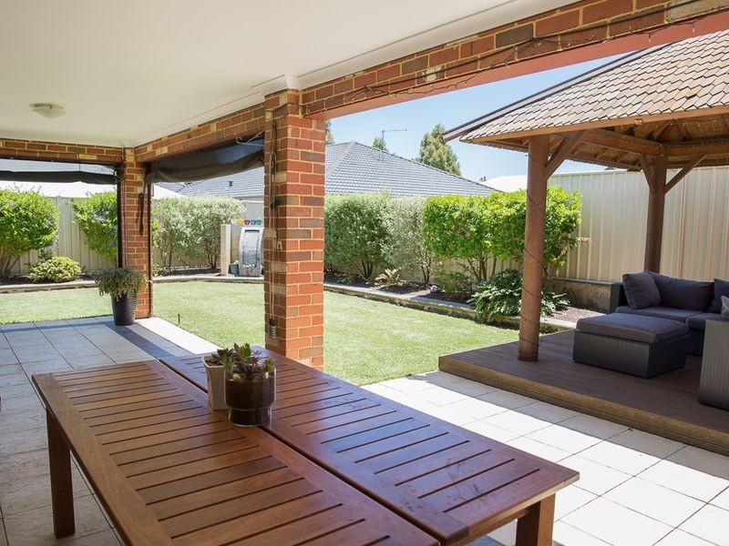40 Jackadder Avenue, Hammond Park WA 6164