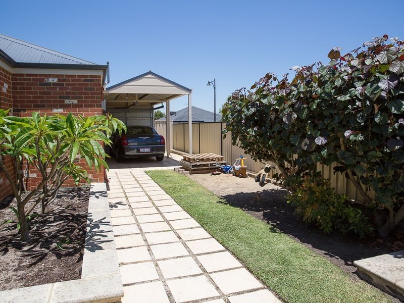 40 Jackadder Avenue, Hammond Park WA 6164