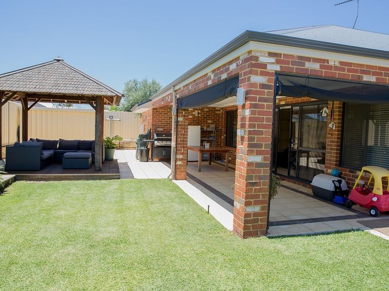 40 Jackadder Avenue, Hammond Park WA 6164