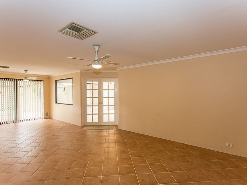 9 Shoalhaven Rise, Success WA 6164